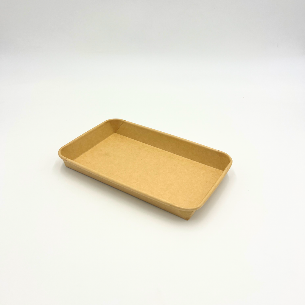 Rechteckige Kraftkarton-Schale 220 x 130 x 48 mm mit klarem PET-Deckel, gefüllt mit frischem Salat